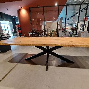 Masa din lemn de stejar salbatic, cu picioare metalice, Chigo Nobil Irregular Stejar Bassano